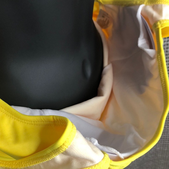 (NWT) 💛 YELLOW 💛 Adult 💛 Swimsuit 💛 L 💛 - Picture 4 of 7